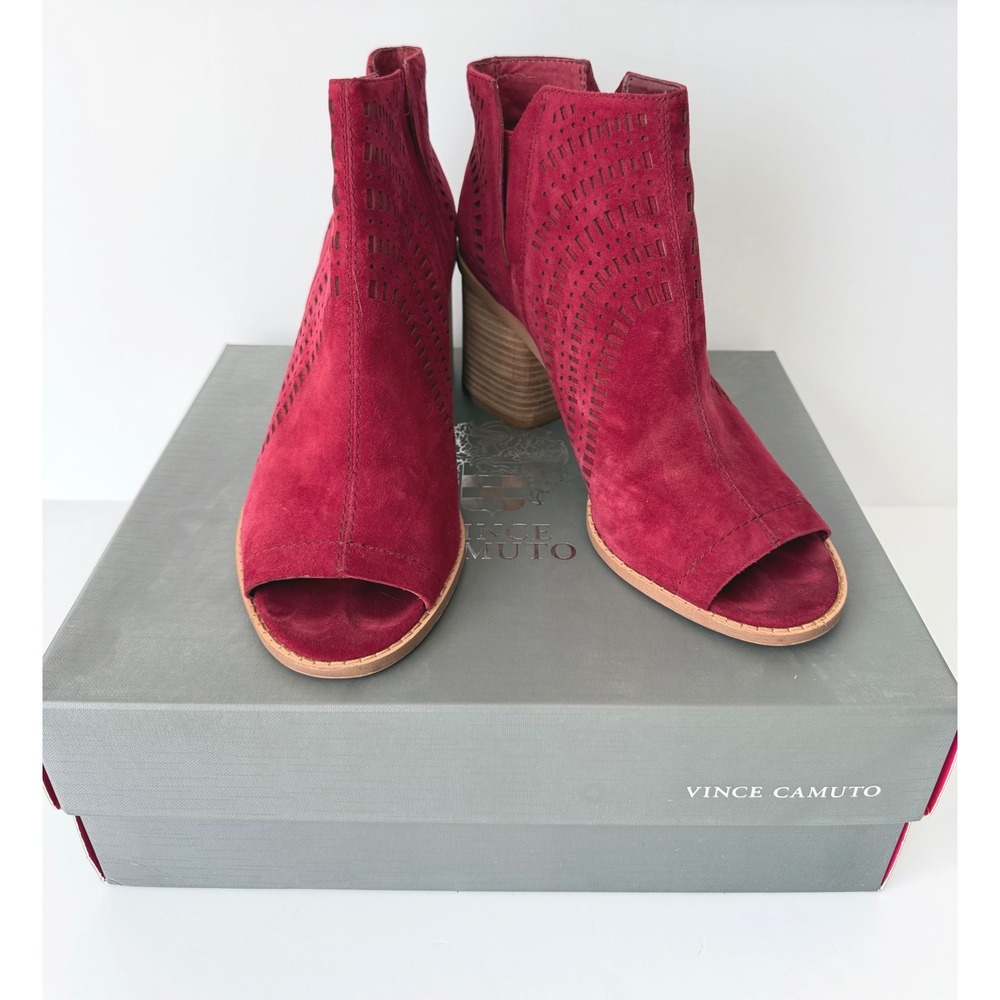 Vince Camuto Womens Perforated Suede Peep Toe Booties Size 8M Burgundy Red Boho